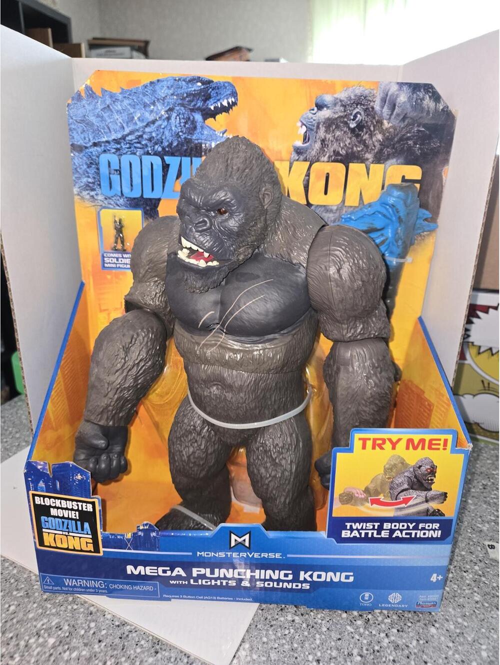Playmates Monsterverse Godzilla vs Kong Mega Punching Kong 13" Figure / New Box